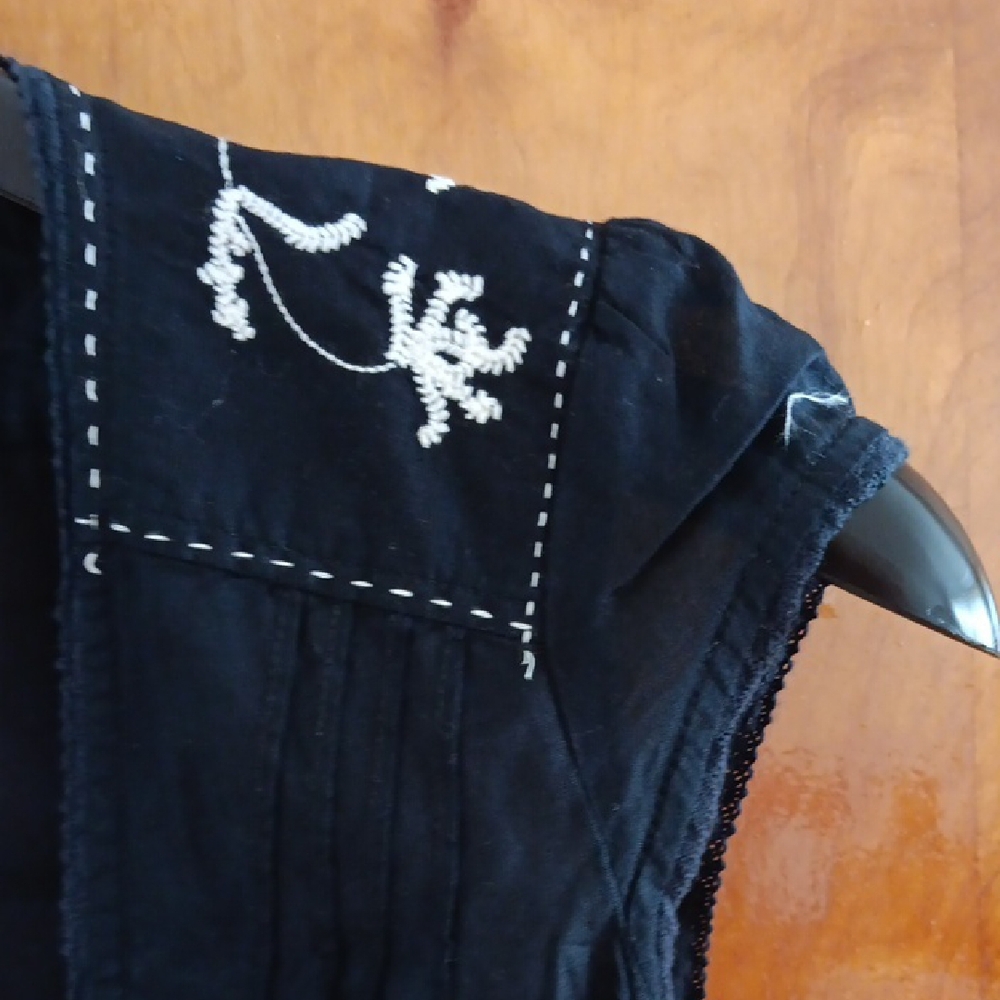 GAP Blue Sleeveless Crew Neck Blouse - Picture 3 of 10